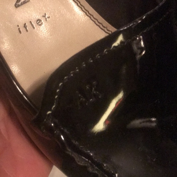 REPOST - size 8.5 patent leather Anne Klein slip ons. classic pair of shoes - Picture 3 of 5
